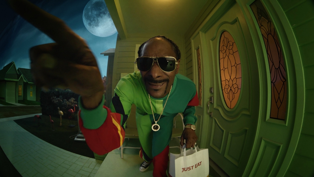 snoop dogg holding food on doorstep for justeat iconic british advert